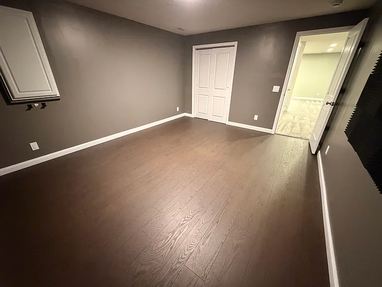 908 Mineral Dr — Photo 29