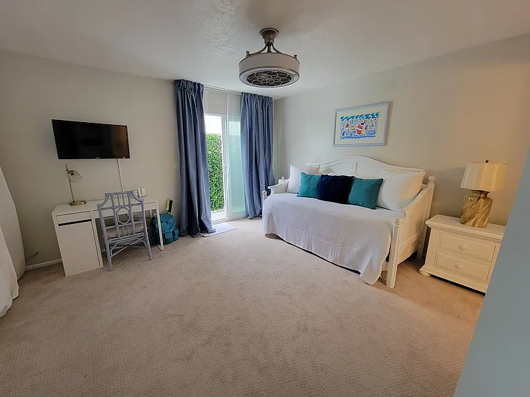 33901 Copper Lantern St — Photo 7