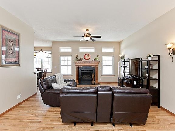 4th image of 145 Oak Park Dr