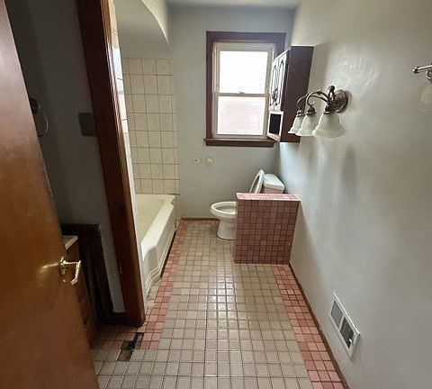 5th image of 14122 S Edbrooke Ave