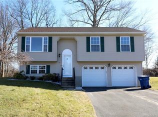 52 Brentwood Ln, Windsor, CT 06095