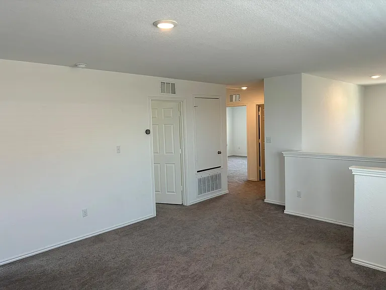 108 Bennington Dr — Photo 13