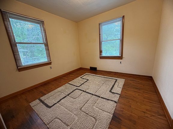 5th image of 1407 E McPherson St