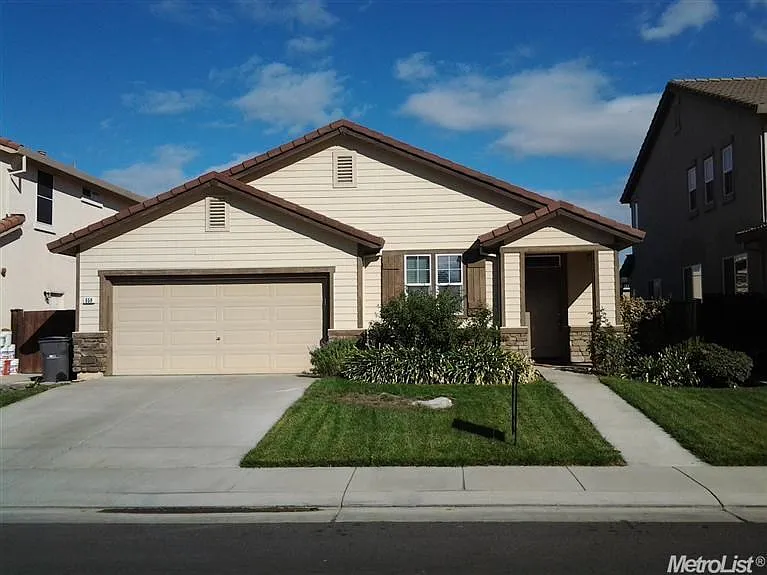 659 Woodard Dr photo 1