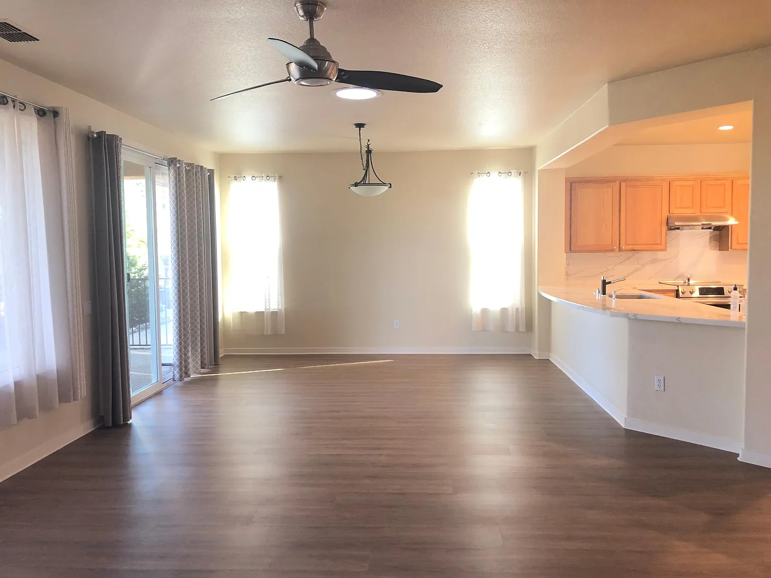 2 bed, 1855 sqft, $3,200 — Photo 4