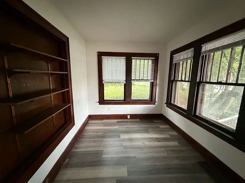 2 bed, 1.0 bath, $900 — Photo 4