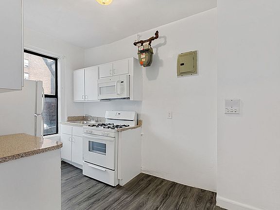 3rd image of 232 Sherman Ave APT 22