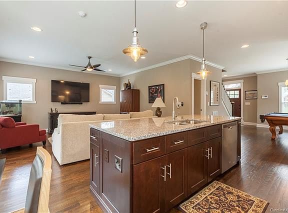 4th image of 1415 Downs Ave