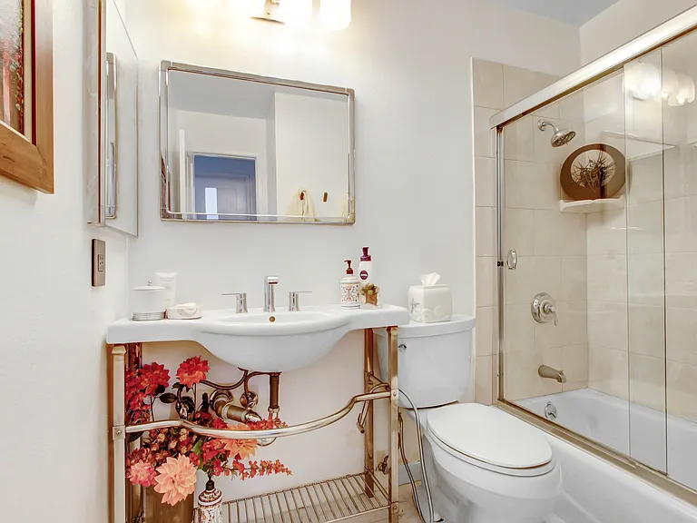 21545 Erwin St #98 — Photo 9