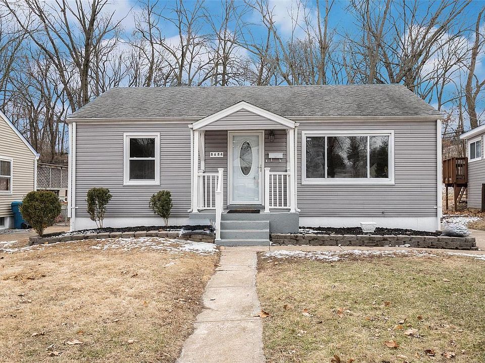 Beautiful Home with new windows, siding, front door, edging