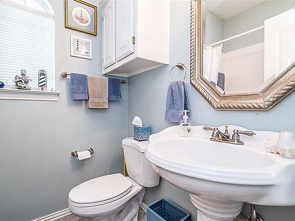 5th image of 4304 Waterford Dr