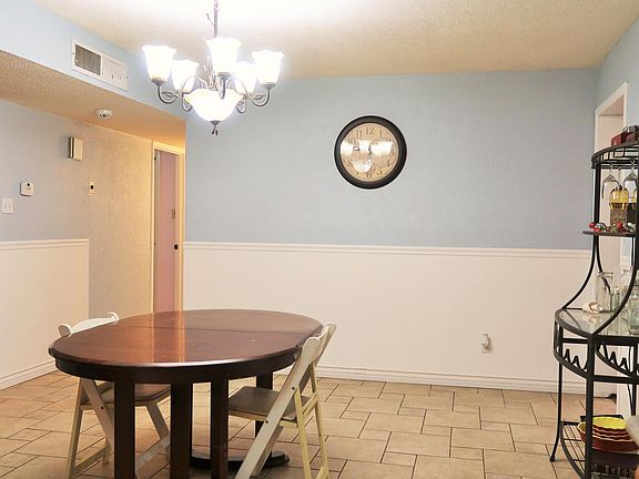 5th image of 3105 N Sunset Ave