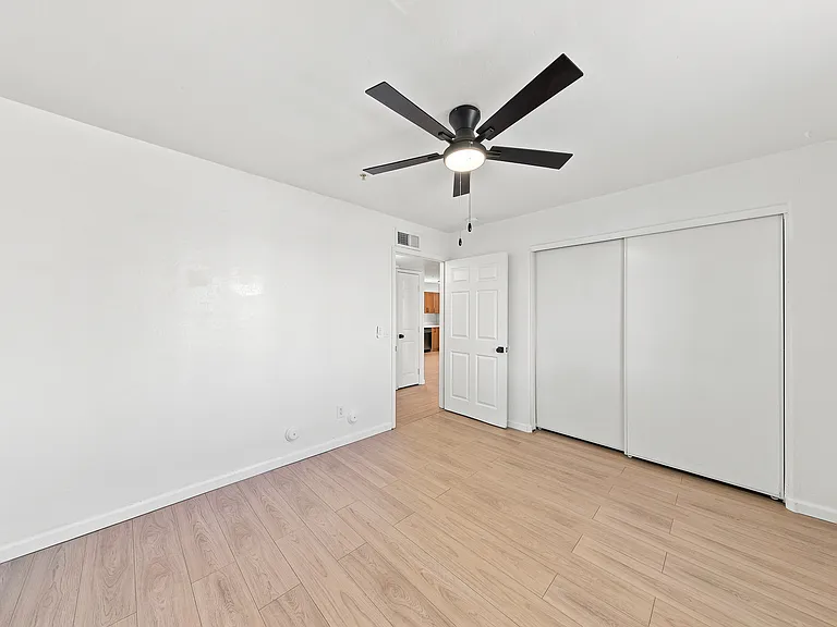 2324 W Lone Cactus Dr #11 — Photo 10