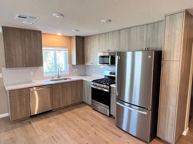 281 Arthur Rd #B — Photo 4