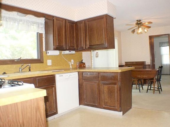 4th image of 6141 Archer St NE
