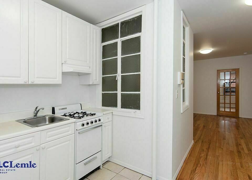 1st image of 215 E 88th St APT 3A
