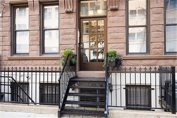 Rented by Compass | media 28