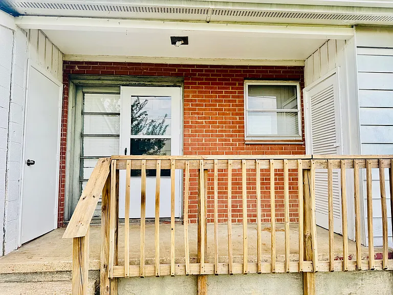 1216 W Leigh St — Photo 36