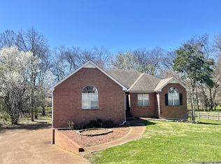 2625 Douglas Ln, Thompsons Station, TN 37179