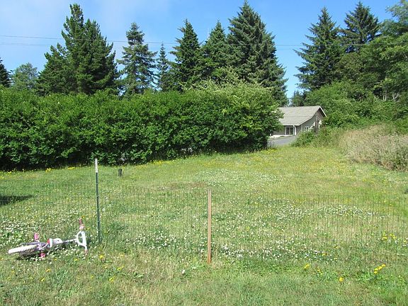 2nd image of 2474 Meadow Ln