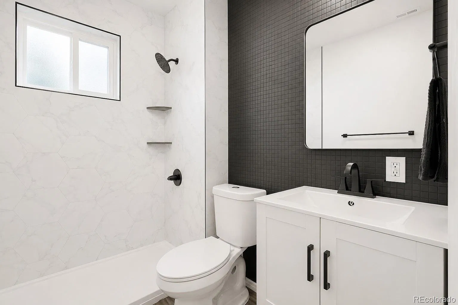 3 bed, 1.0 bath, 1697 sqft, $3,500 — Photo 4