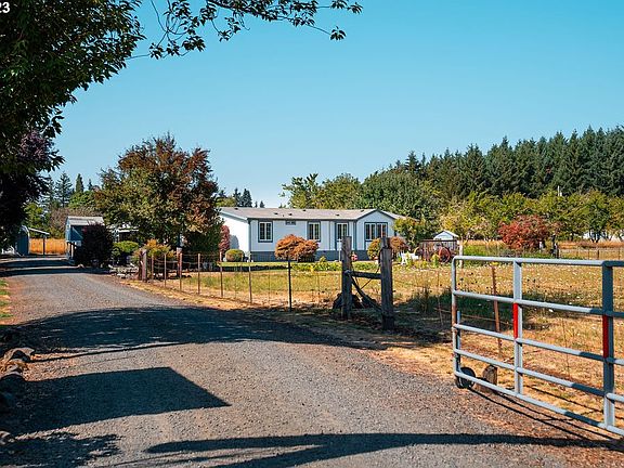 4th image of 33823 E River Dr