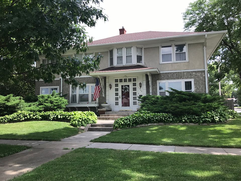 1st image of 1723 W 1st St