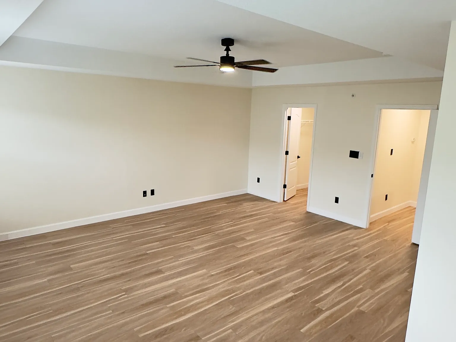 3 bed, 2.5 bath, 1890 sqft, $3,200 — Photo 3