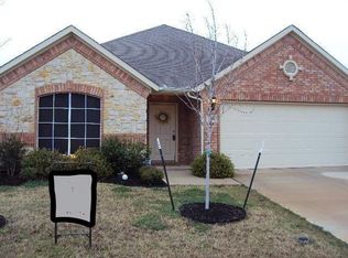 490 Jefferson Ln, Lake Dallas, TX 75065