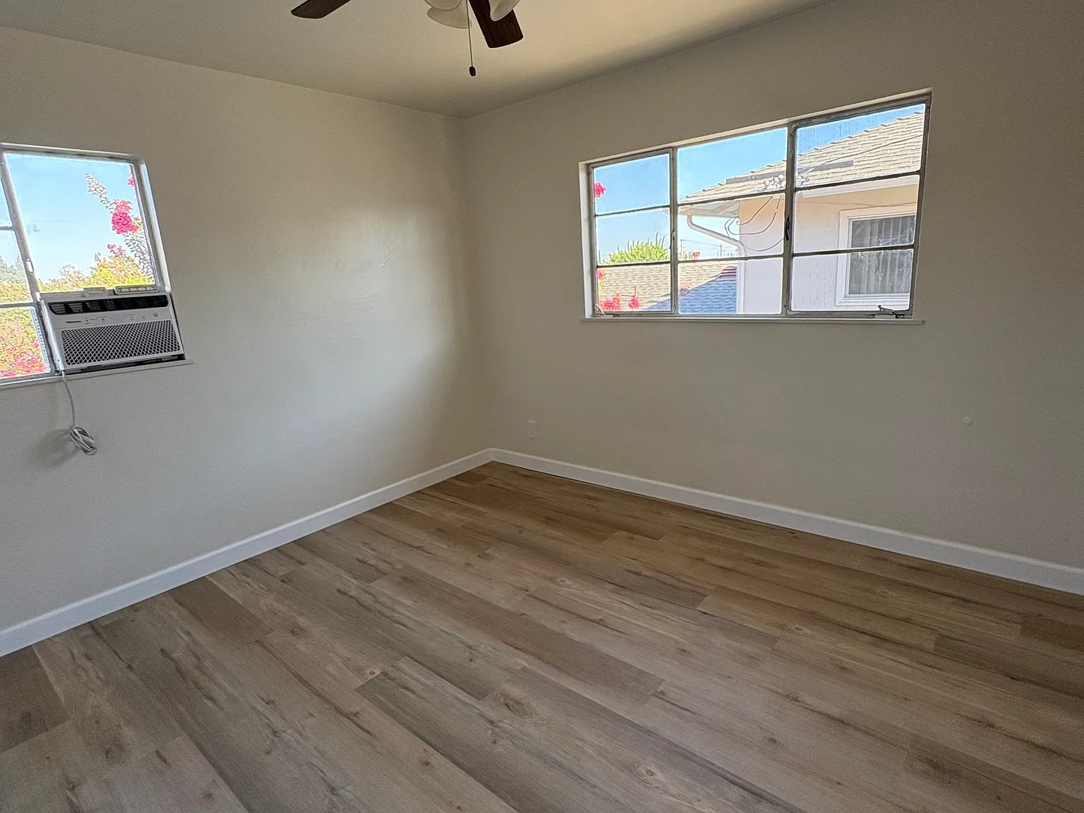 2 bed, 1000 sqft, $2,800 — Photo 4