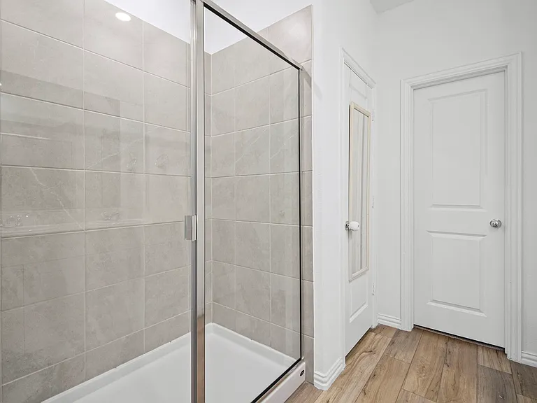 5948 Priory Dr — Photo 8