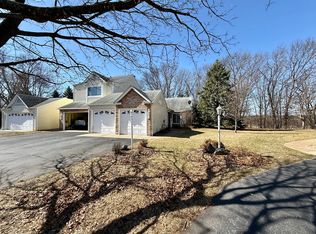 5673 Donegal Ct, Shoreview, MN 55126
