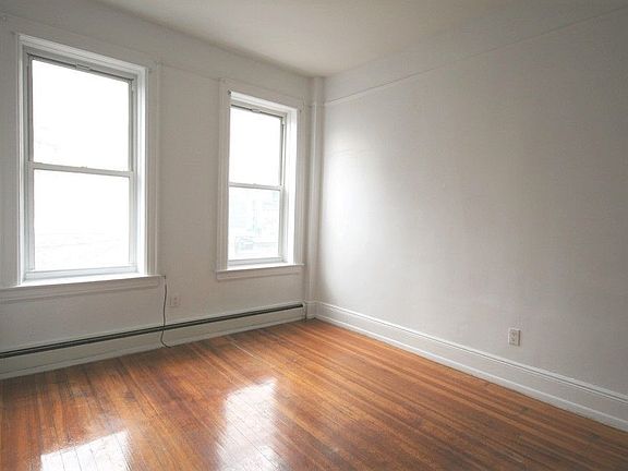 4th image of 379 Union Ave #2