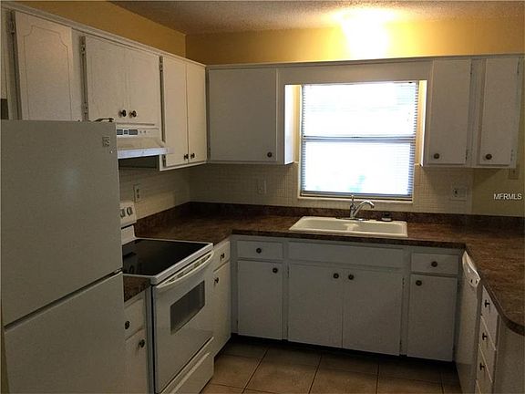 3rd image of 5390 Springwood Blvd