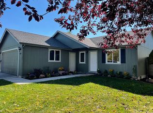 3238 SW Metolius Ave, Redmond, OR 97756