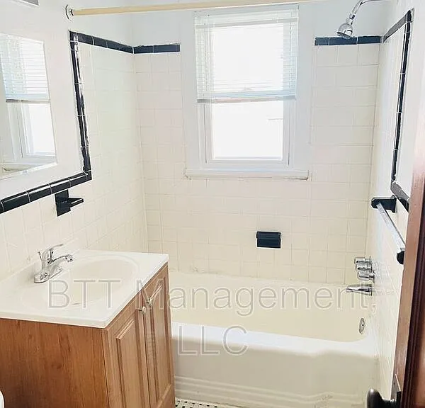 8505 Greenwood Ave #302 — Photo 22