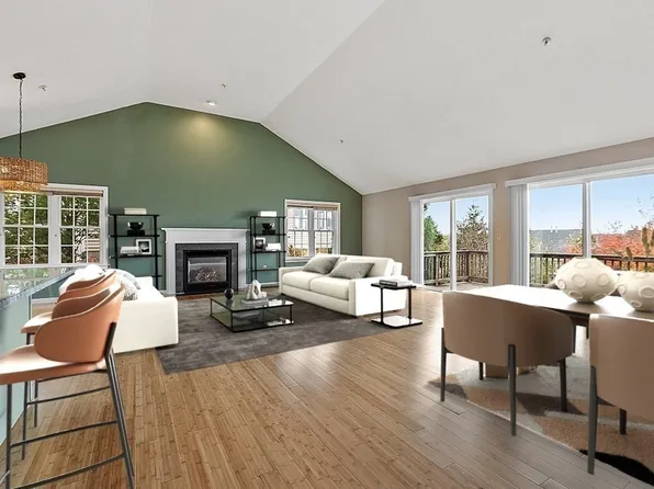 45 Oak Leaf Rd, Fitchburg, MA 01420