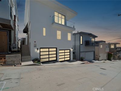 210 El Porto St, Manhattan Beach, CA, 90266