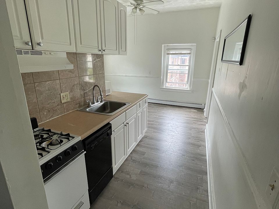 1st image of 339 Thayer St #3