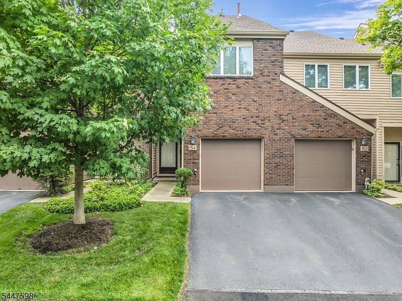 1st image of 154 Leeds Ct #154