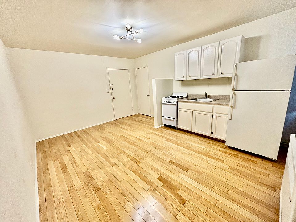 1st image of 169 N La Peer Dr APT 103