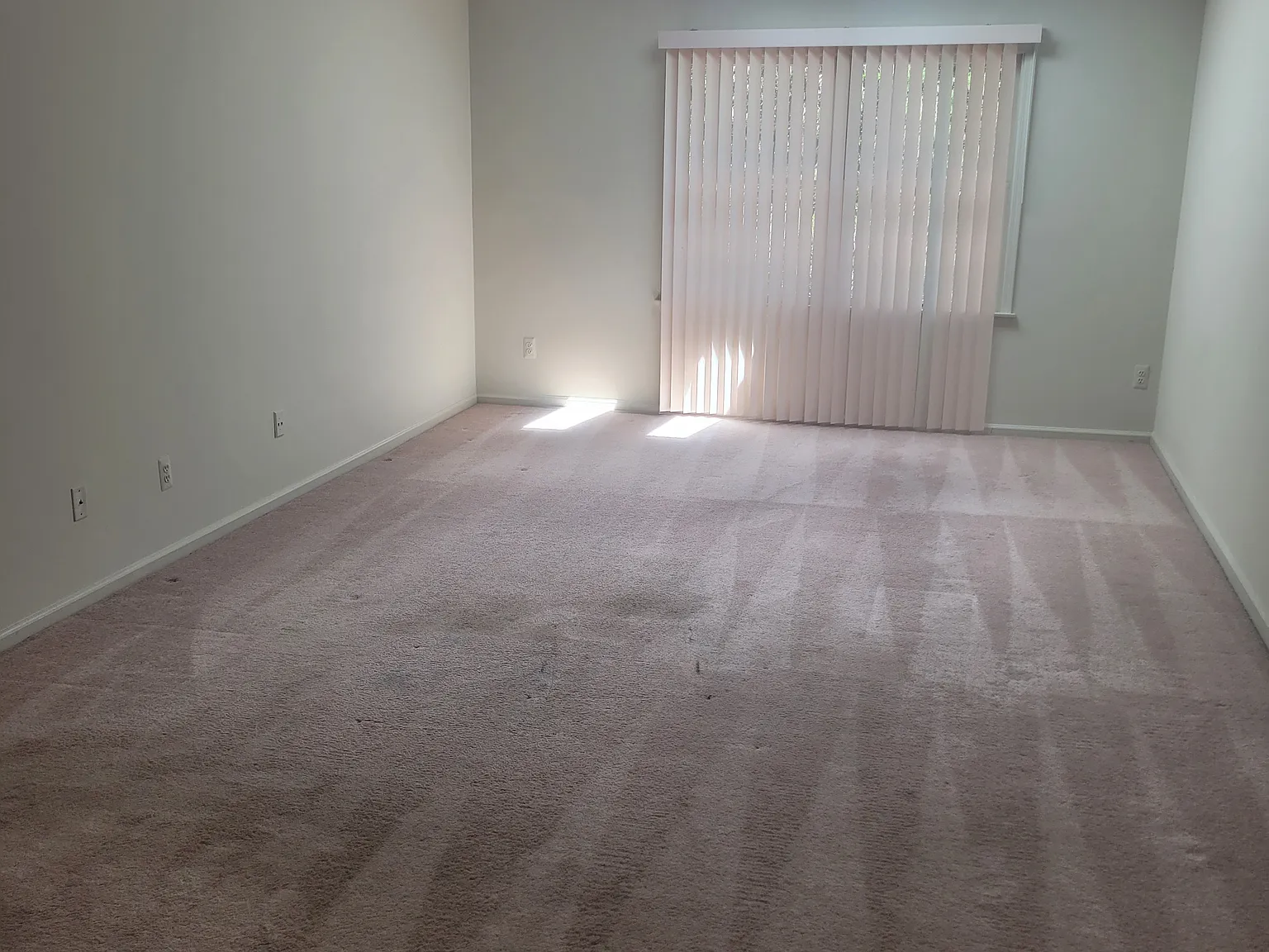 2 bed, 1050 sqft, $2,500 — Photo 3