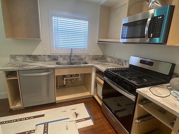 2nd image of 2020 Olivera Ave