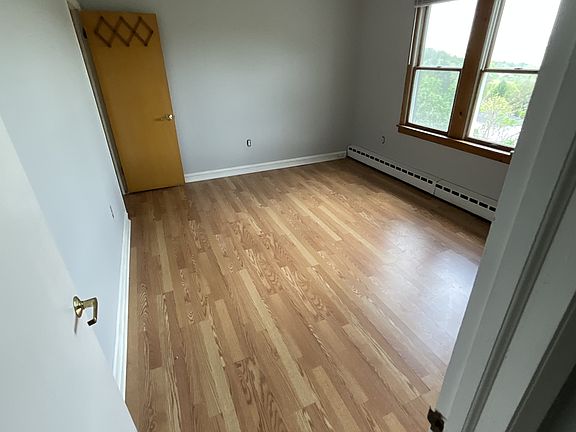 3rd image of 1614 Scott Rd #1