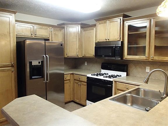 2nd image of 514 Northwest Dr