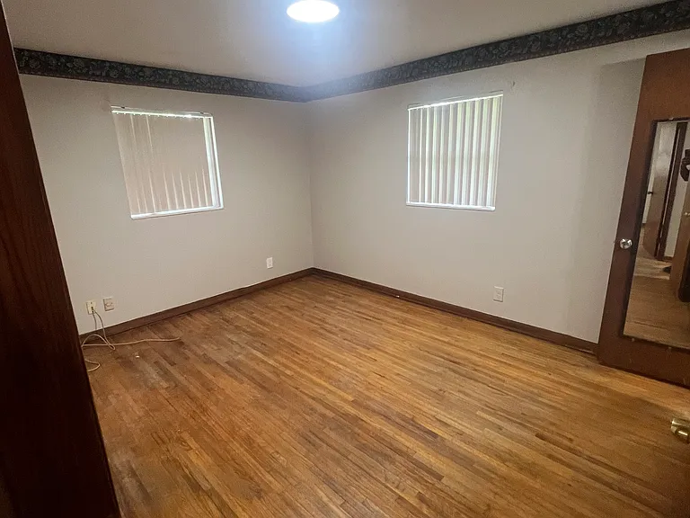 5090 Dostie Dr S — Photo 7