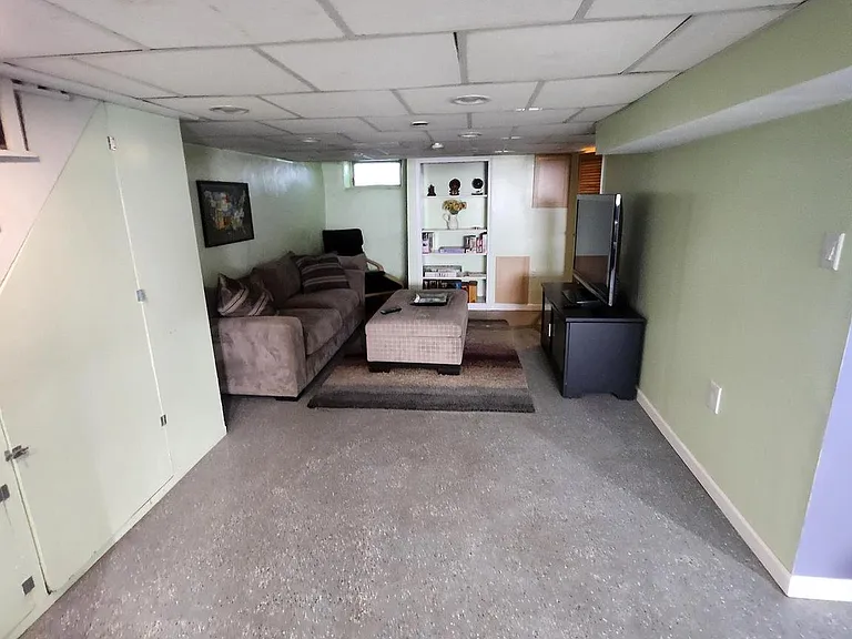 5819 Bustleton Ave — Photo 34
