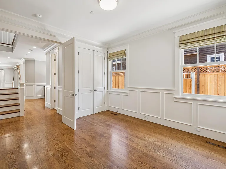 1517 Howard Ave — Photo 33