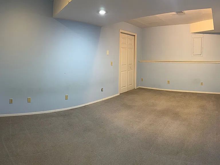 6775 Windfaire Dr — Photo 17