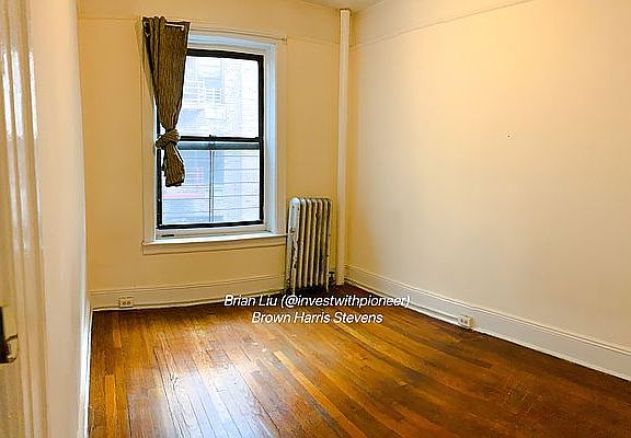 3rd image of 144-10 Roosevelt Ave #123